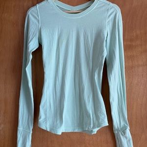 Lululemon teal long sleeve shirt w/ thumb holes